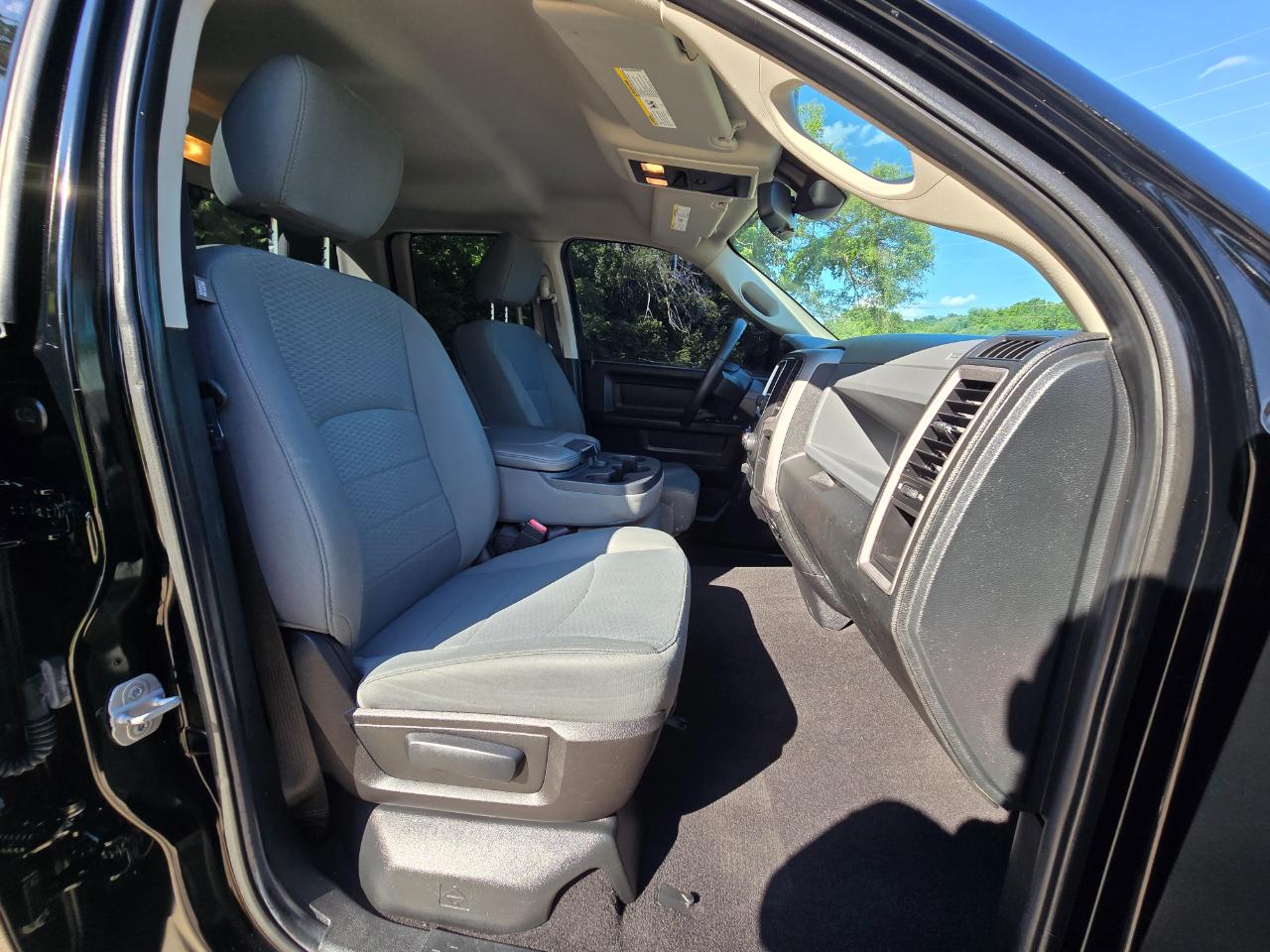 RAM 1500 Tradesman Quad Cab 4WD 2014
