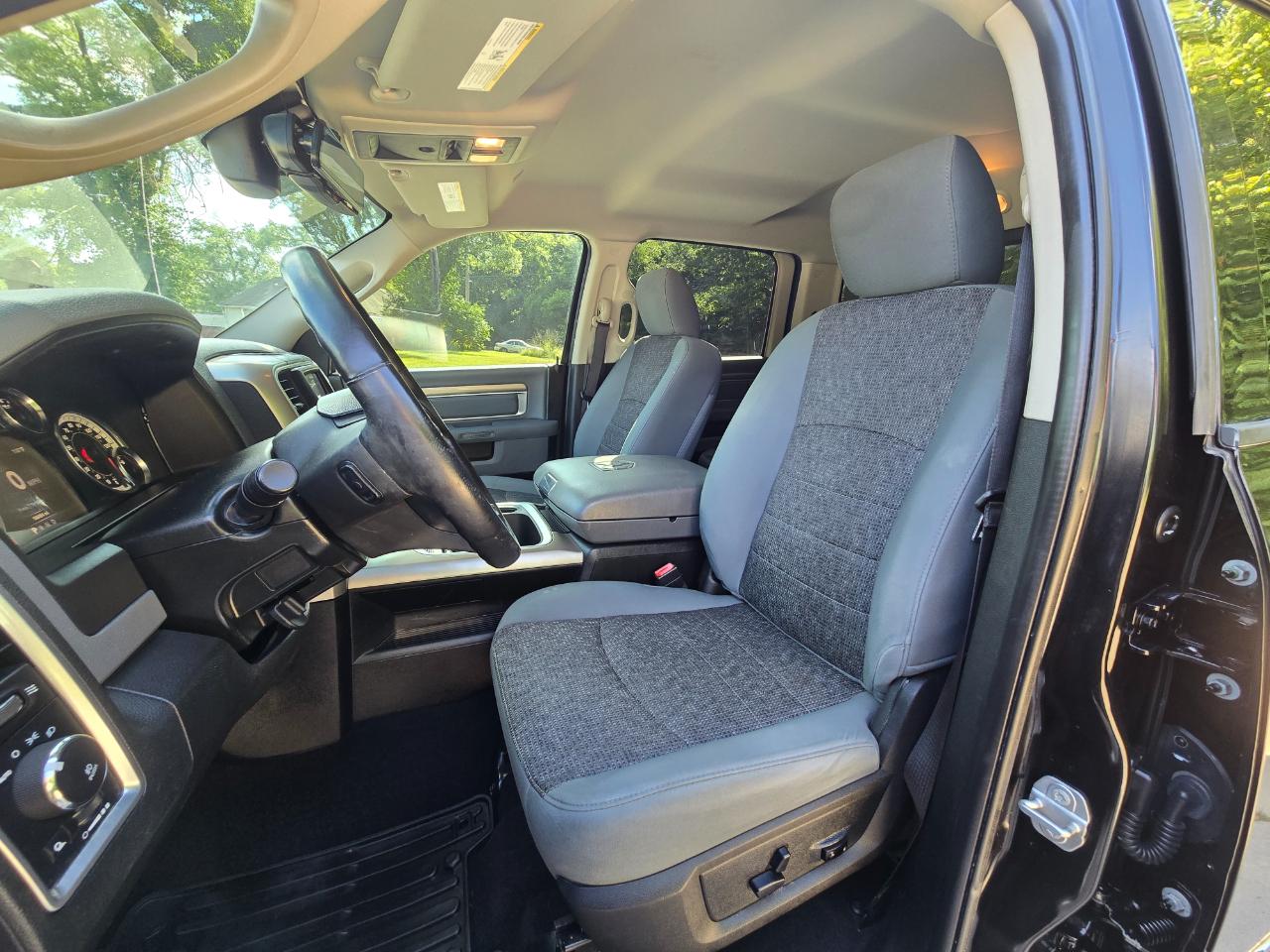 RAM 1500 Big Horn Crew Cab 4WD 2018