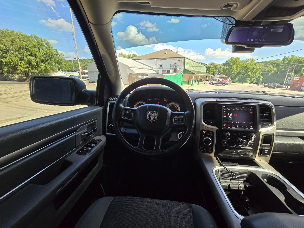 RAM 1500 Big Horn Crew Cab 4WD 2018