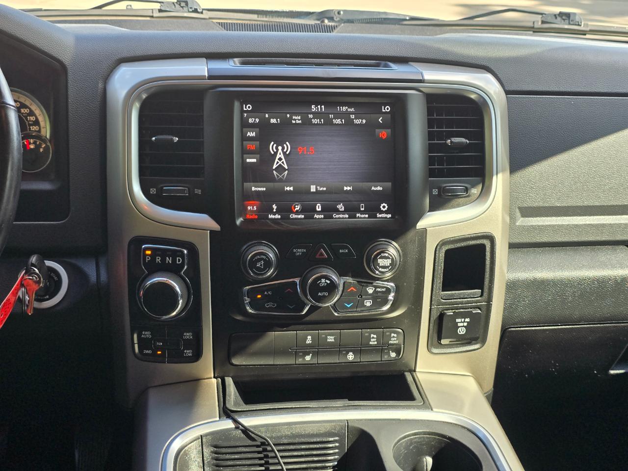 RAM 1500 Big Horn Crew Cab 4WD 2018
