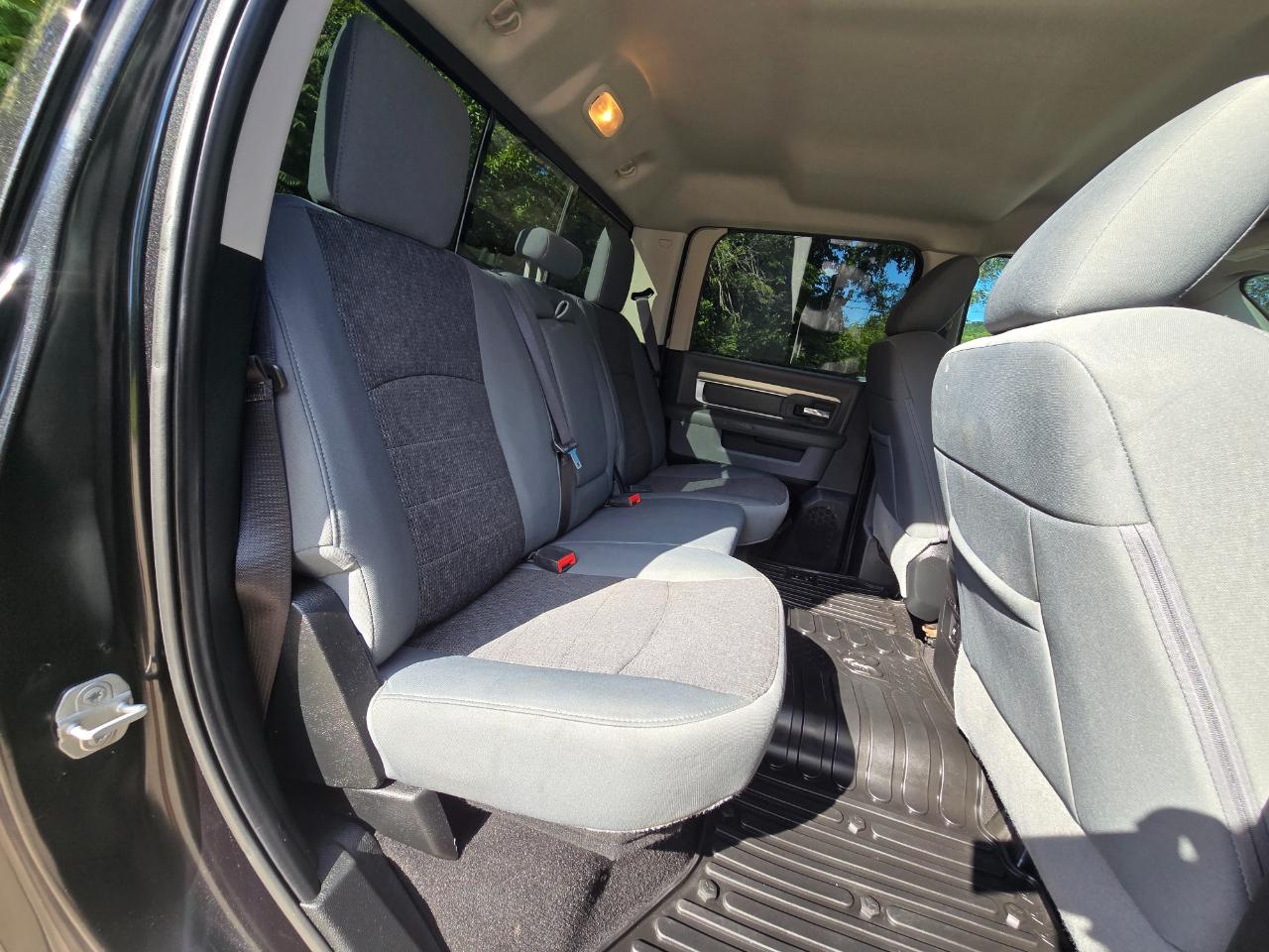 RAM 1500 Big Horn Crew Cab 4WD 2018