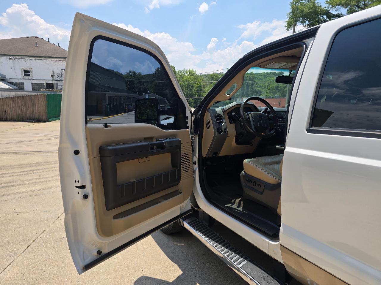 Ford F-250 SD Lariat Crew Cab 4WD 2012
