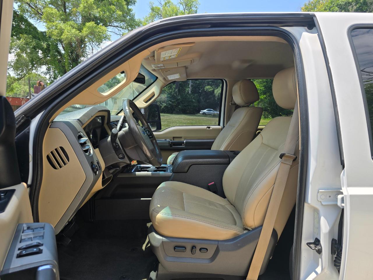 Ford F-250 SD Lariat Crew Cab 4WD 2012