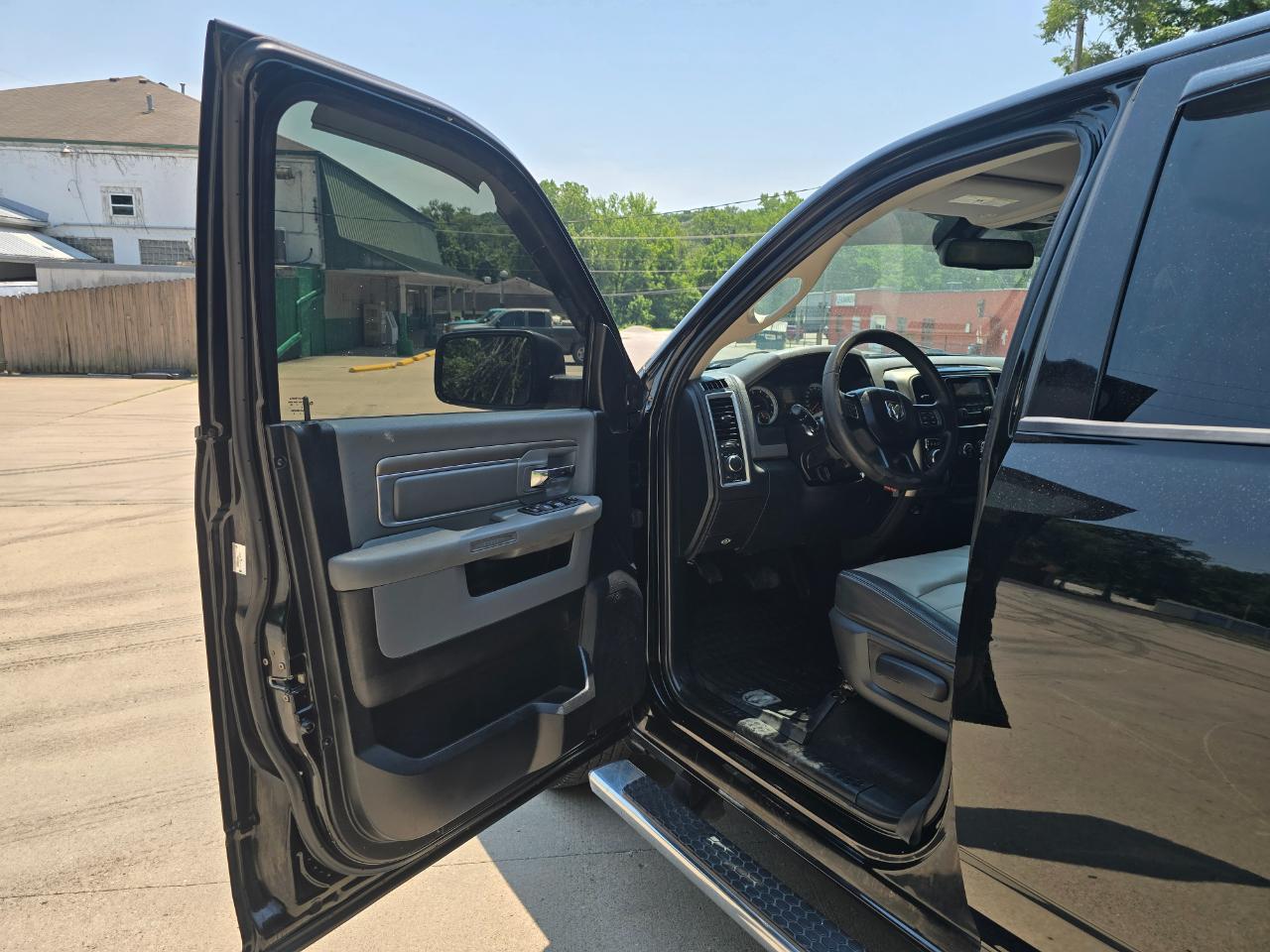 RAM 1500 SLT Quad Cab 2WD 2013