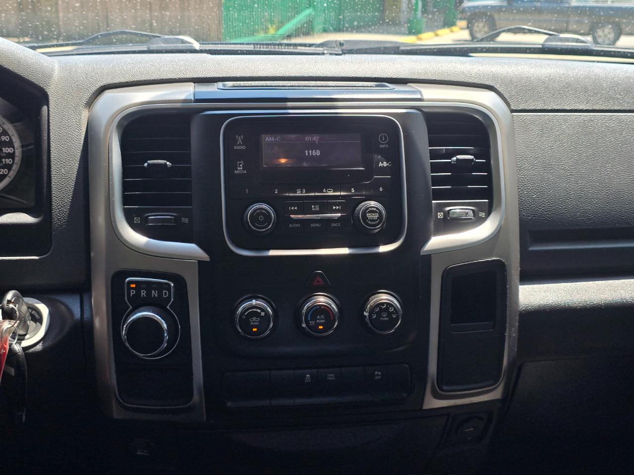 RAM 1500 SLT Quad Cab 2WD 2013