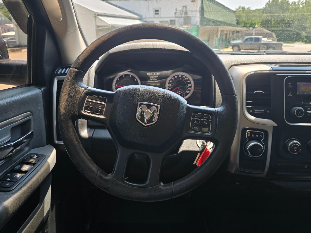 RAM 1500 SLT Quad Cab 2WD 2013