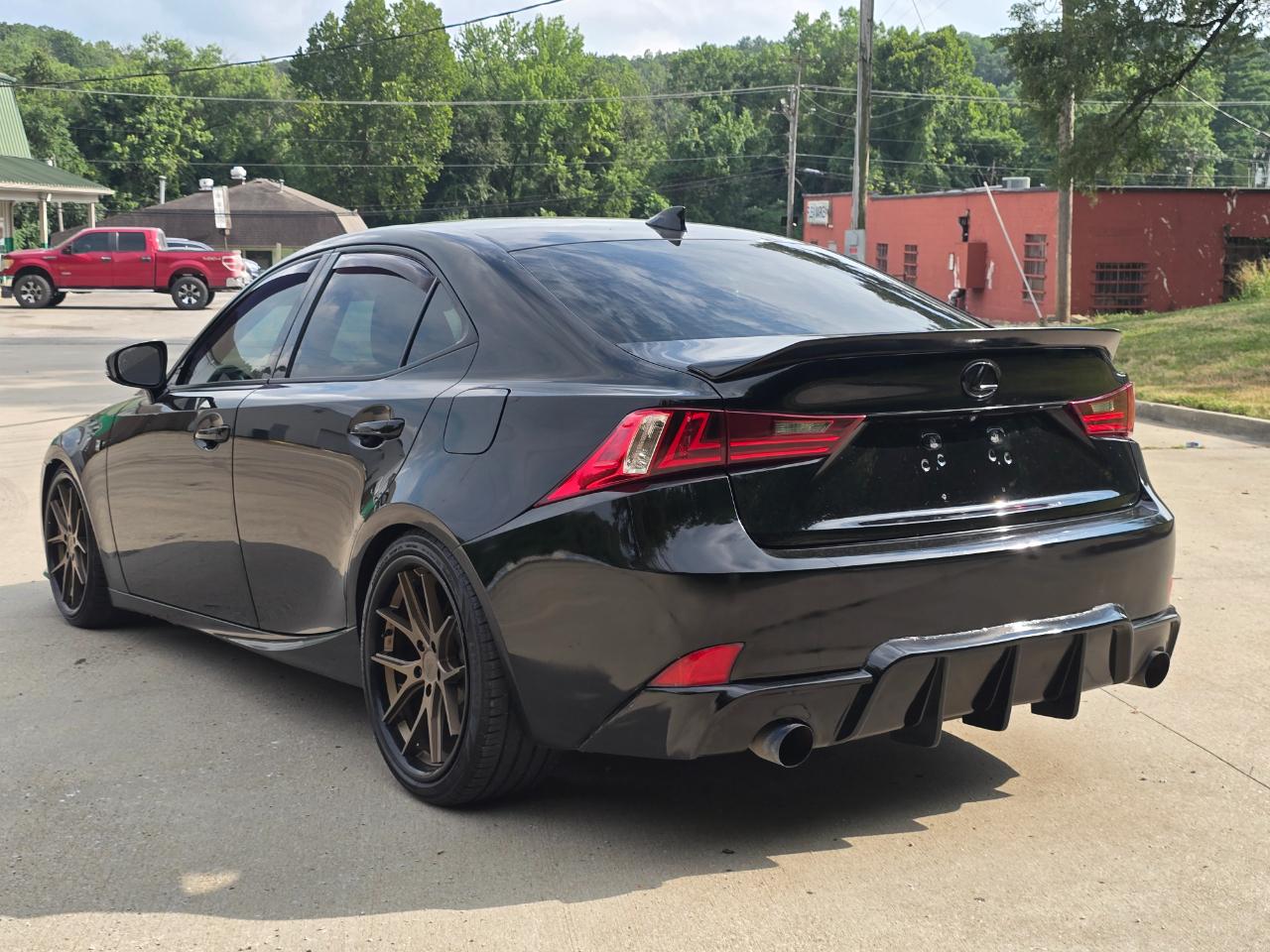 Lexus IS 200t 2016