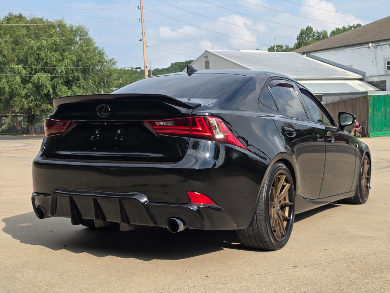 Lexus IS 200t 2016