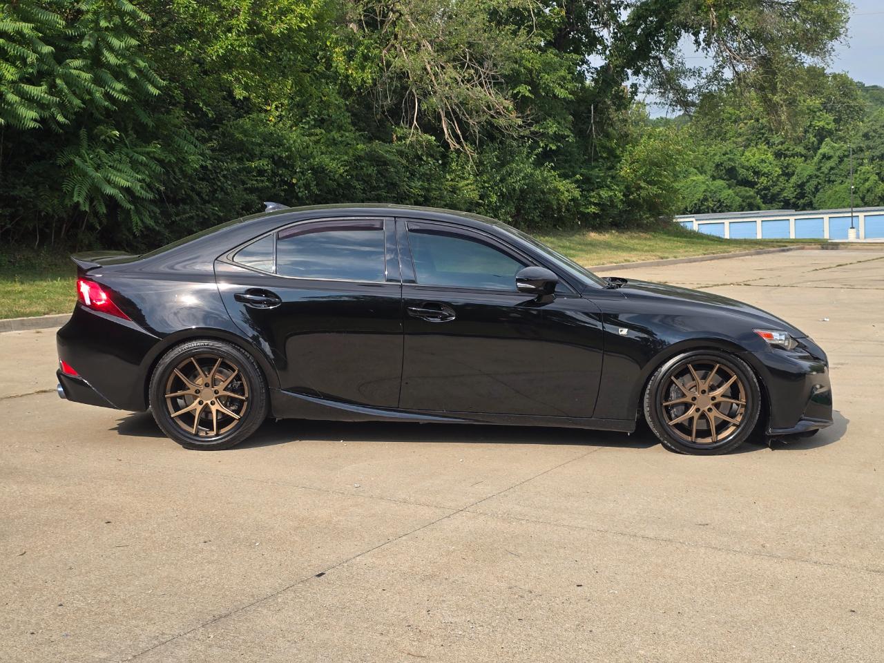 Lexus IS 200t 2016