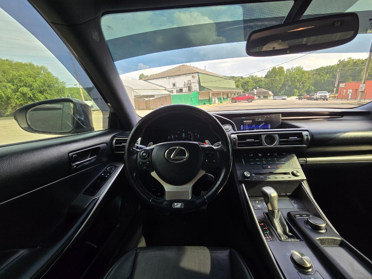 Lexus IS 200t 2016