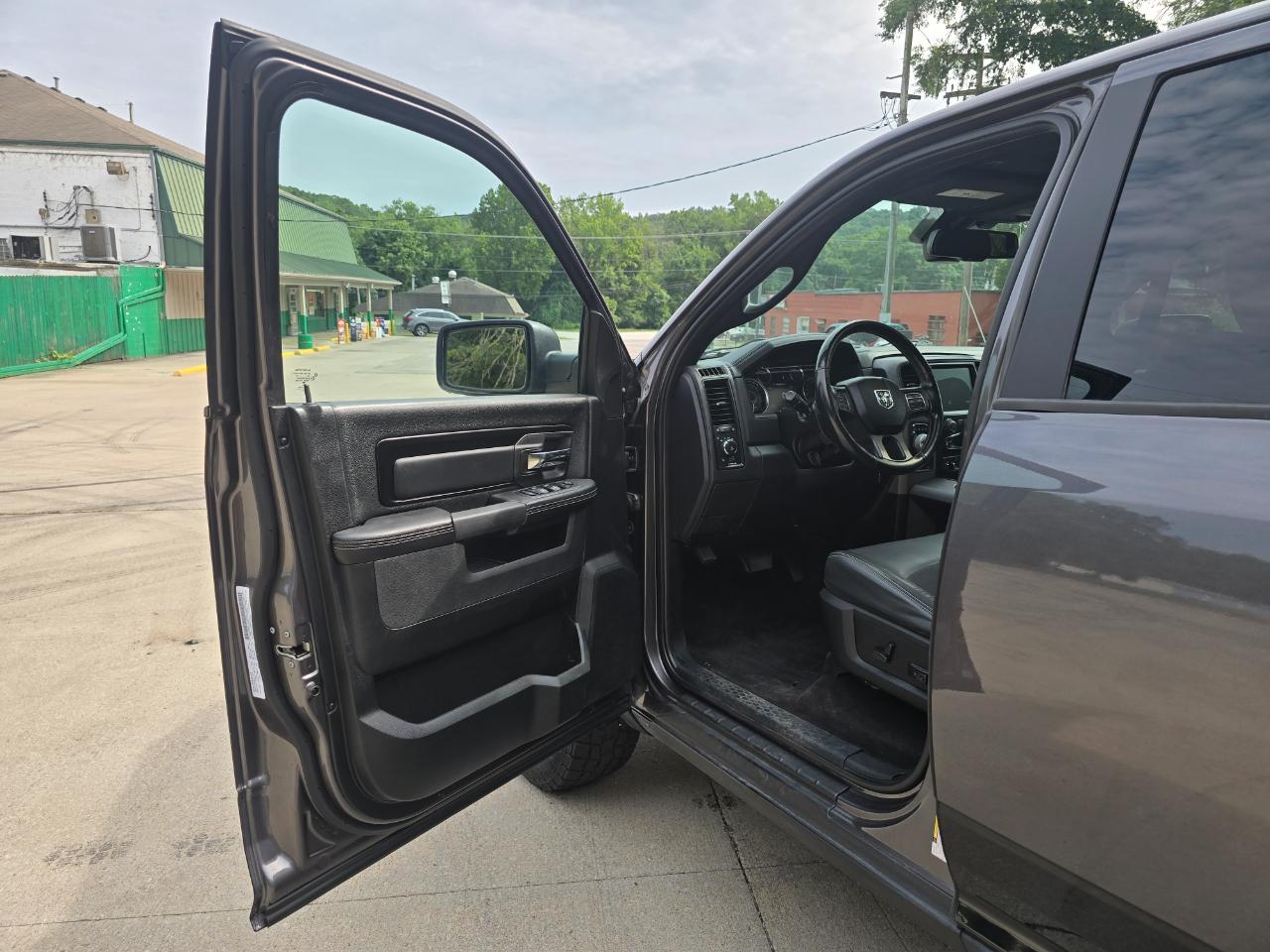 RAM 1500 Rebel Crew Cab SWB 4WD 2018