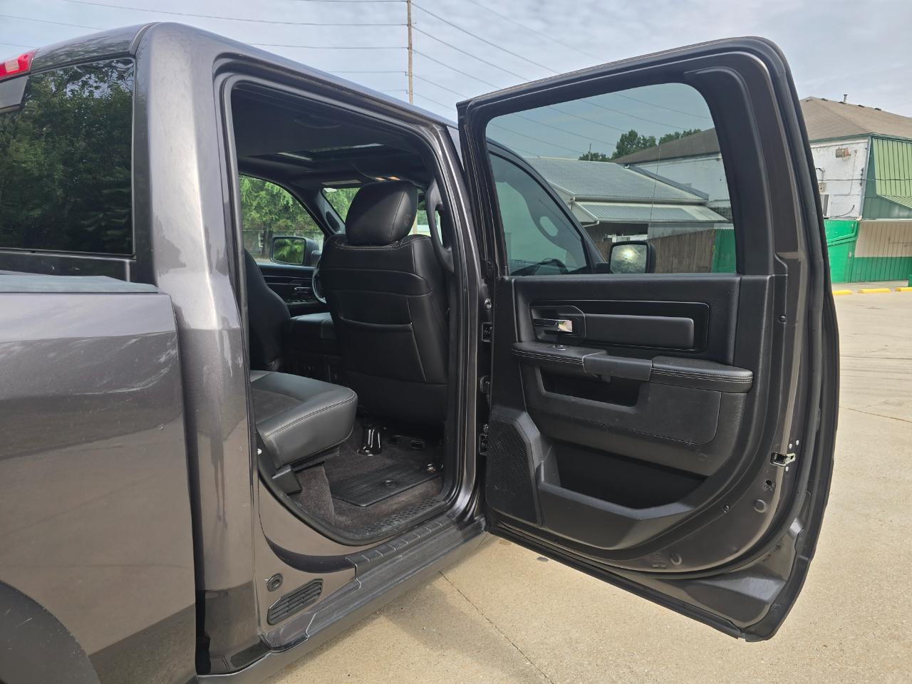 RAM 1500 Rebel Crew Cab SWB 4WD 2018