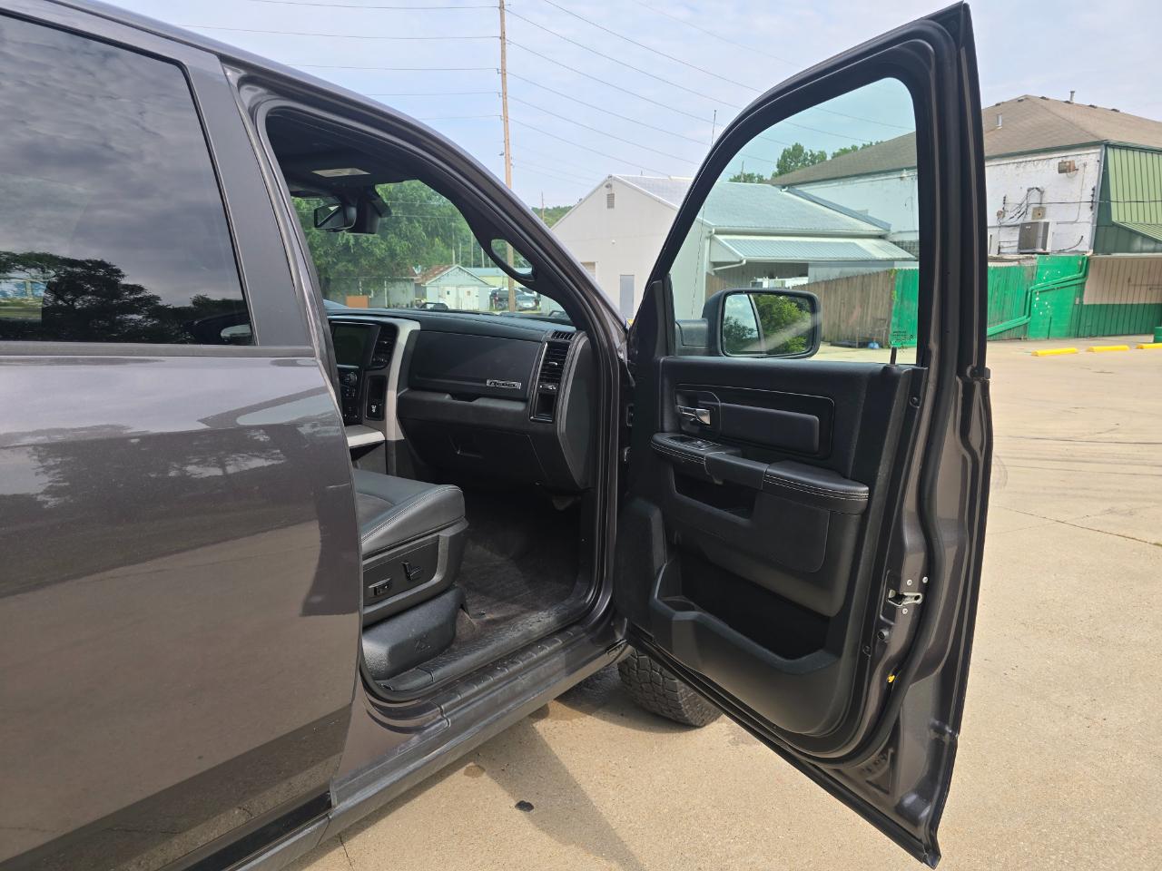 RAM 1500 Rebel Crew Cab SWB 4WD 2018