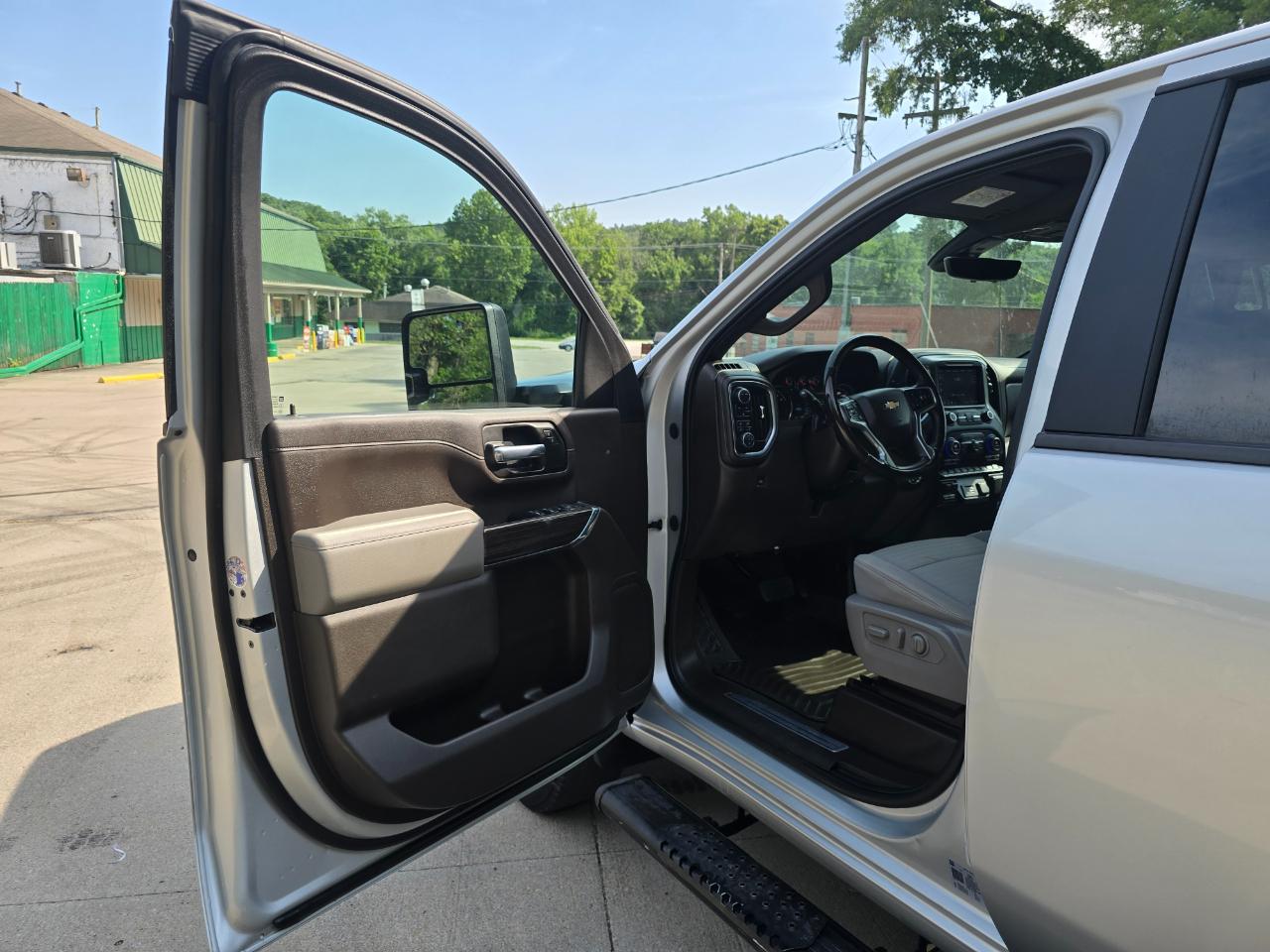 Chevrolet Silverado 2500HD LT Crew Cab Short Box 4WD 2023