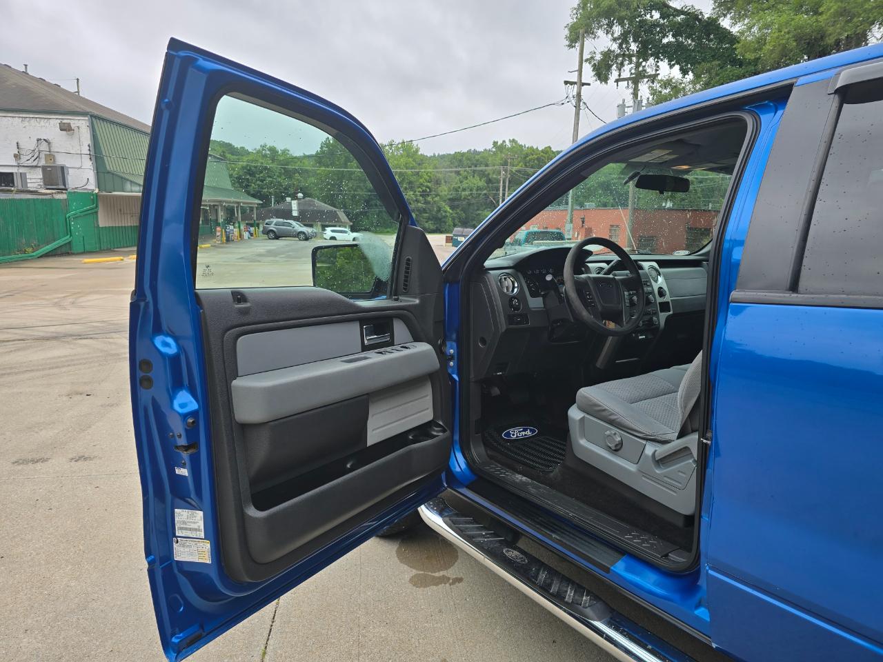 Ford F-150 XLT SuperCrew 4WD 2014
