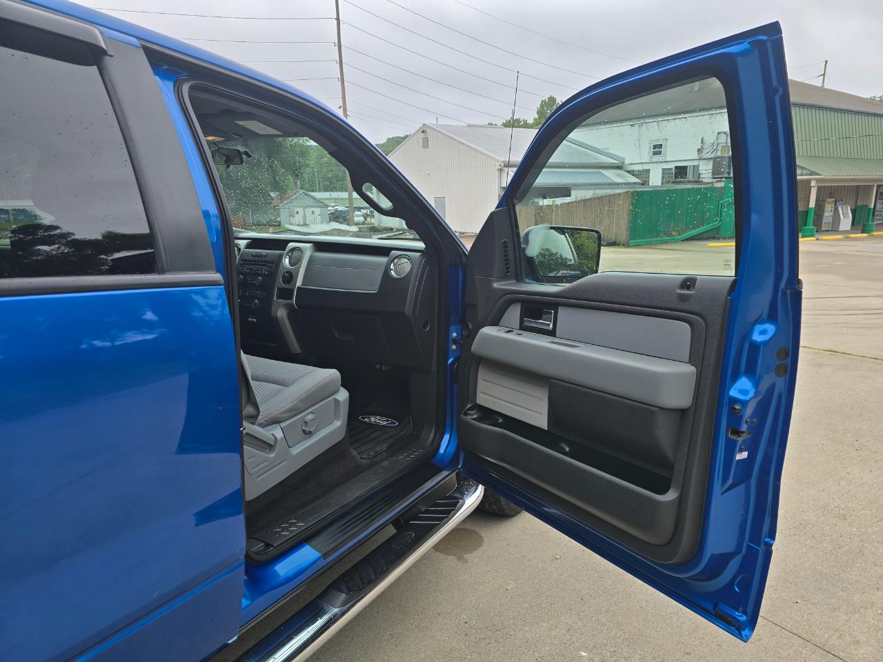 Ford F-150 XLT SuperCrew 4WD 2014