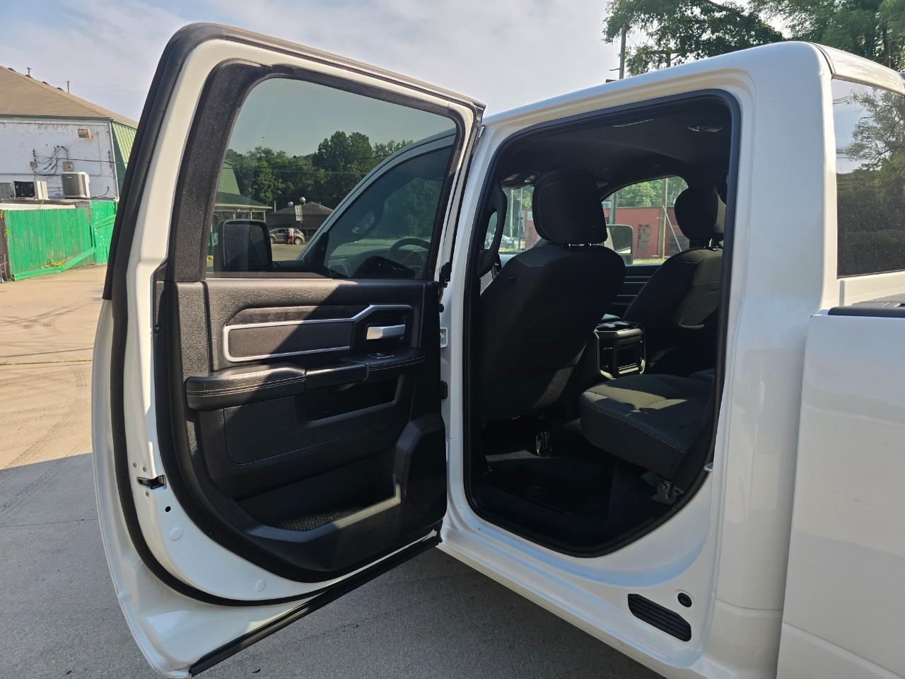 RAM 3500 Big Horn Crew Cab LWB 4WD DRW 2024