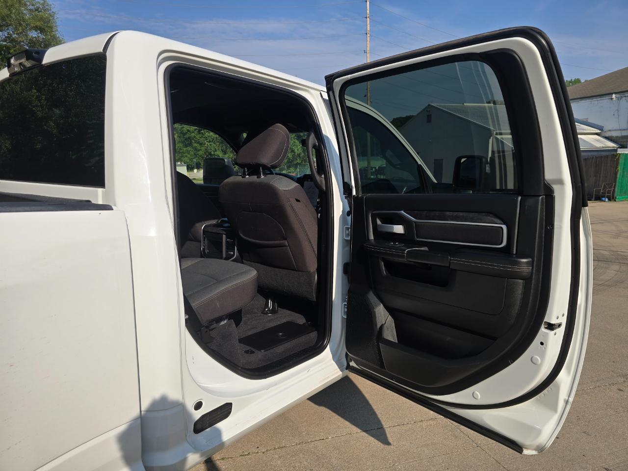 RAM 3500 Big Horn Crew Cab LWB 4WD DRW 2024