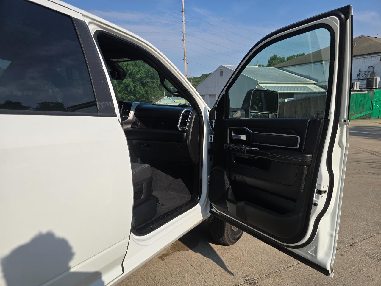 RAM 3500 Big Horn Crew Cab LWB 4WD DRW 2024