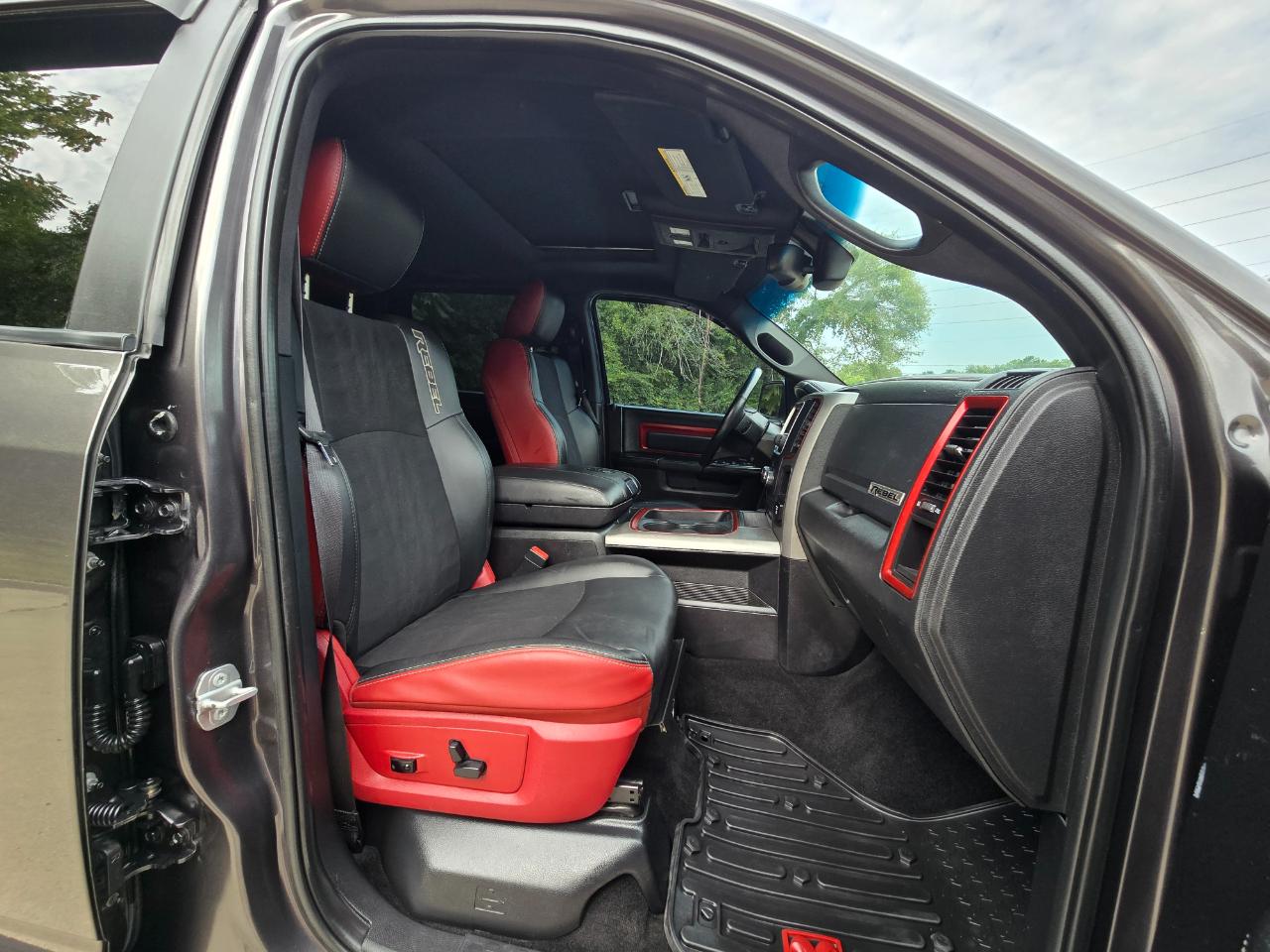 RAM 1500 Rebel Crew Cab SWB 4WD 2016