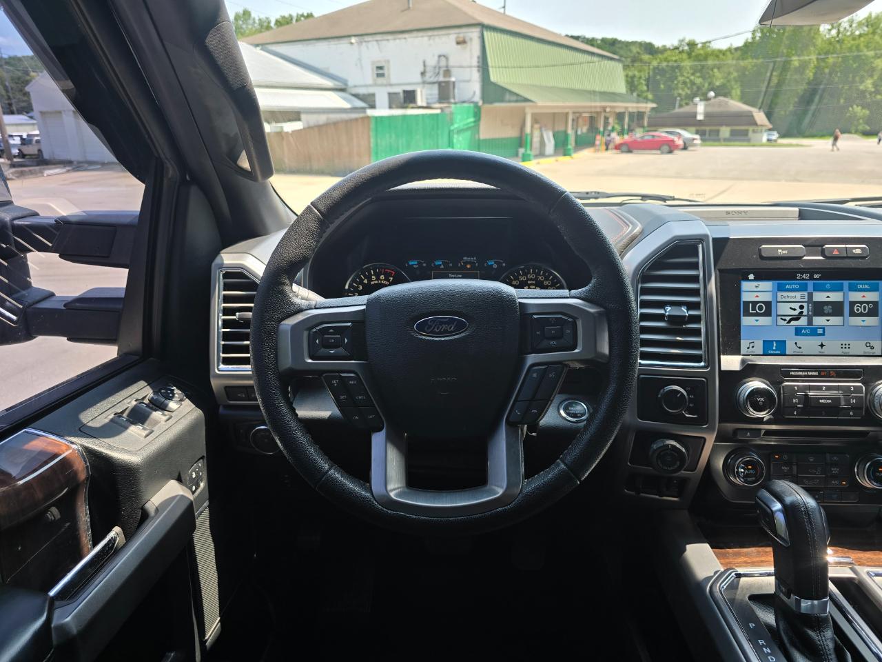 Ford F-150 Platinum SuperCrew 5.5-ft. Bed 4WD 2016