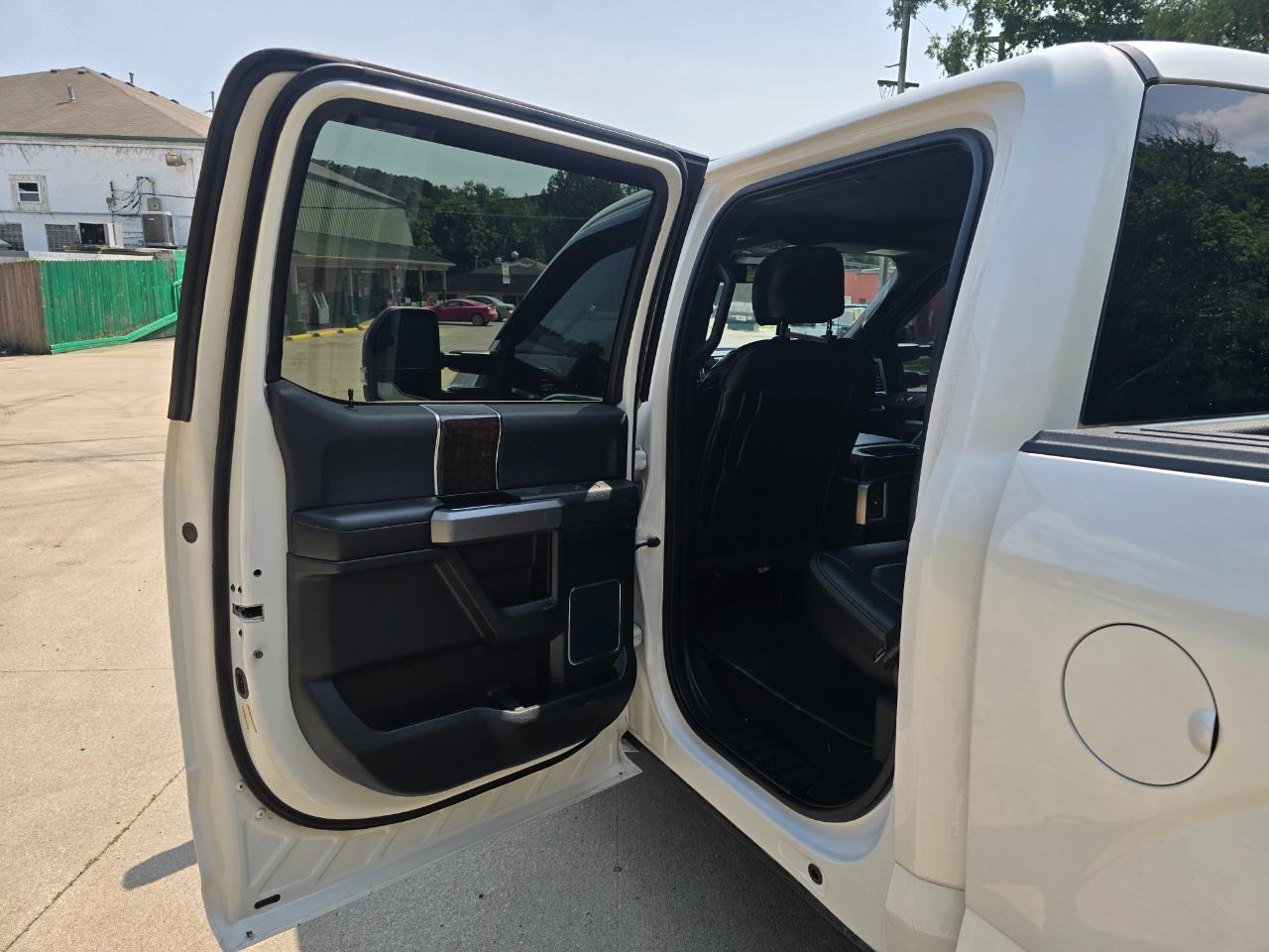 Ford F-150 Platinum SuperCrew 5.5-ft. Bed 4WD 2016