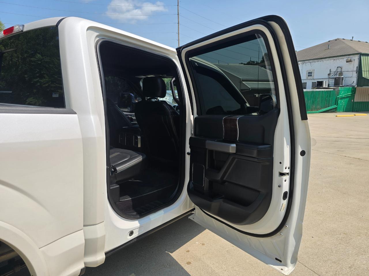 Ford F-150 Platinum SuperCrew 5.5-ft. Bed 4WD 2016