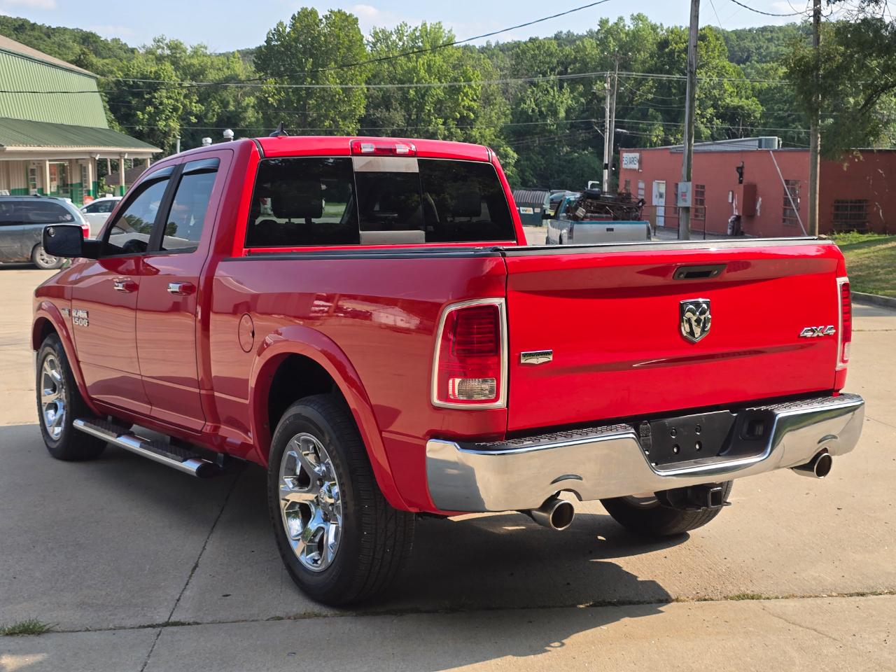 RAM 1500 Laramie Quad Cab 4WD 2014