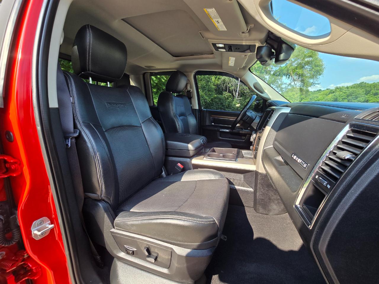 RAM 1500 Laramie Quad Cab 4WD 2014