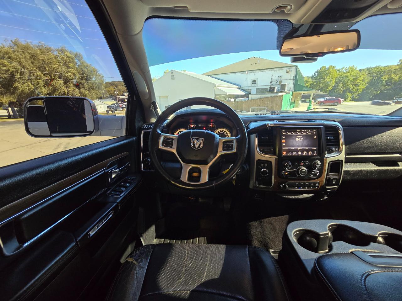 RAM 2500 Laramie Crew Cab SWB 4WD 2016
