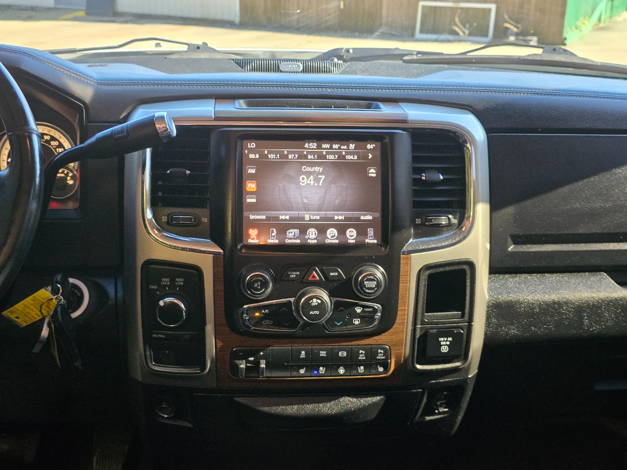 RAM 2500 Laramie Crew Cab SWB 4WD 2016