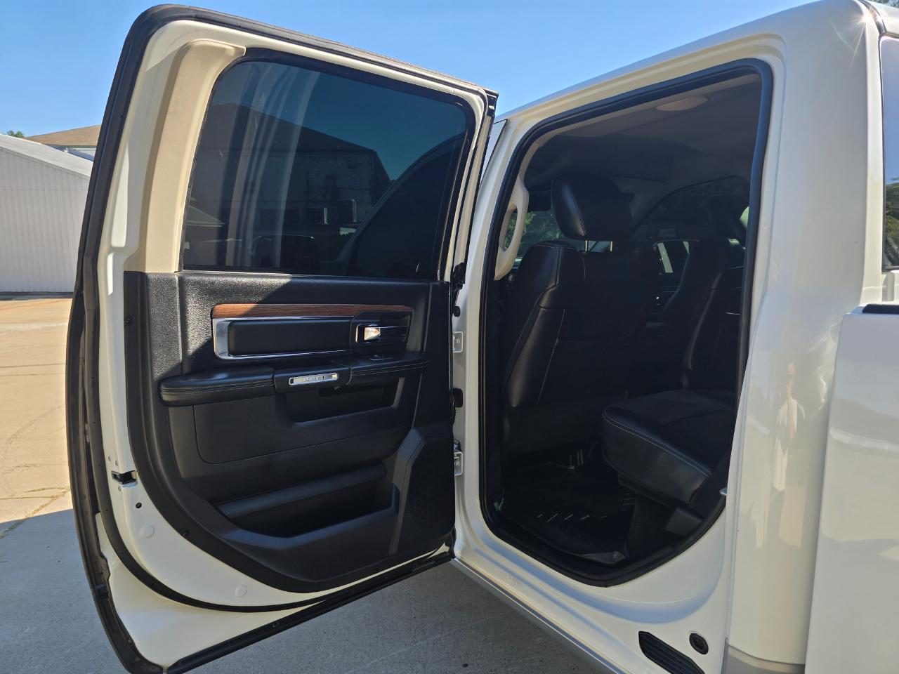 RAM 2500 Laramie Crew Cab SWB 4WD 2016