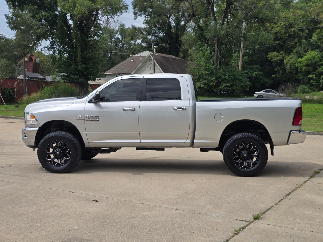 RAM 2500 SLT Crew Cab SWB 4WD 2016