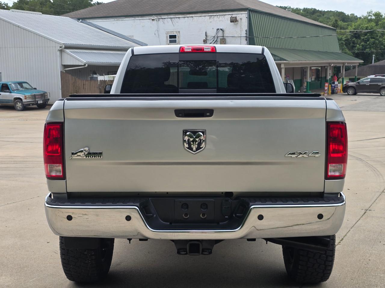 RAM 2500 SLT Crew Cab SWB 4WD 2016