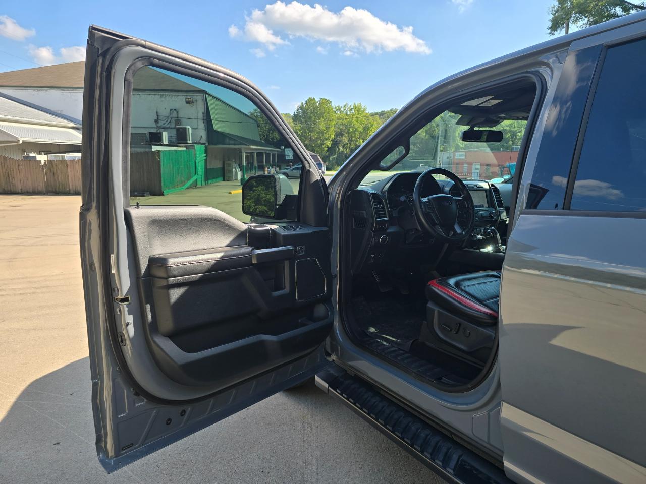 Ford F-150 Lariat SuperCrew Short Box 4WD 2019
