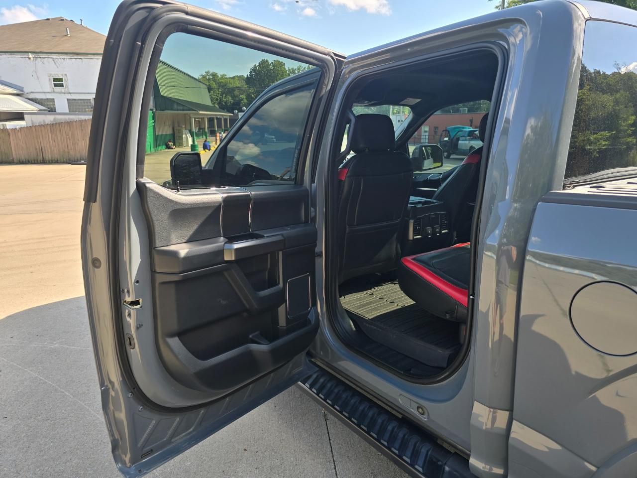 Ford F-150 Lariat SuperCrew Short Box 4WD 2019