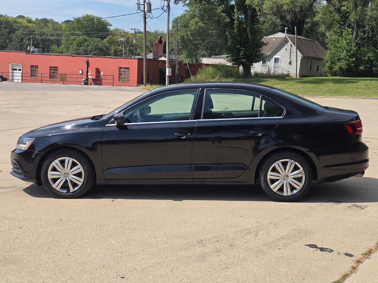 Volkswagen Jetta 1.4T S 6A 2017