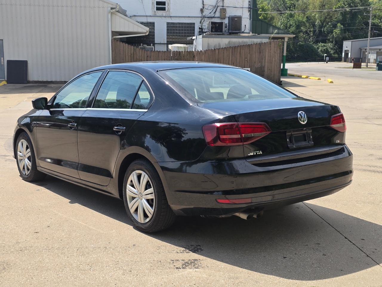 Volkswagen Jetta 1.4T S 6A 2017