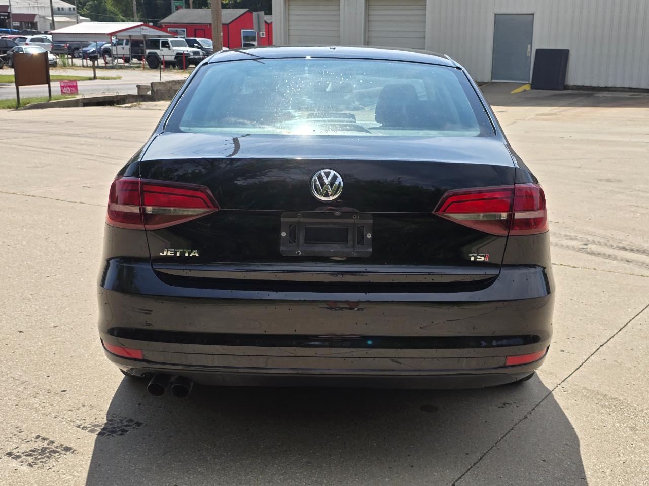 Volkswagen Jetta 1.4T S 6A 2017