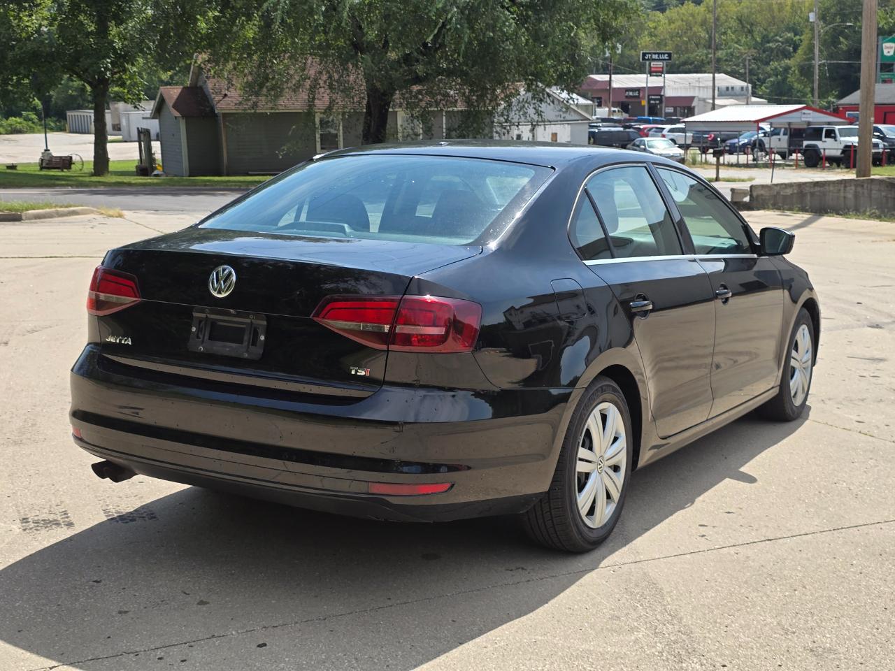 Volkswagen Jetta 1.4T S 6A 2017