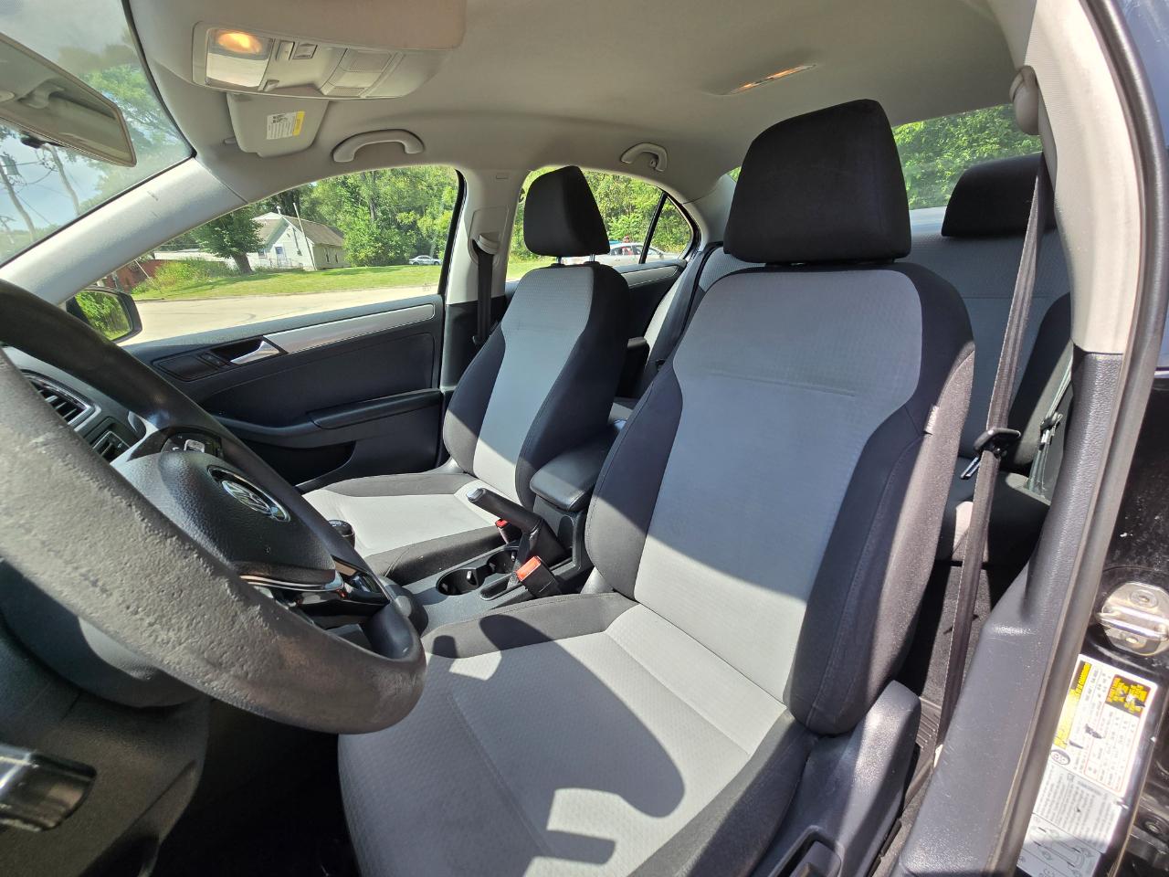 Volkswagen Jetta 1.4T S 6A 2017