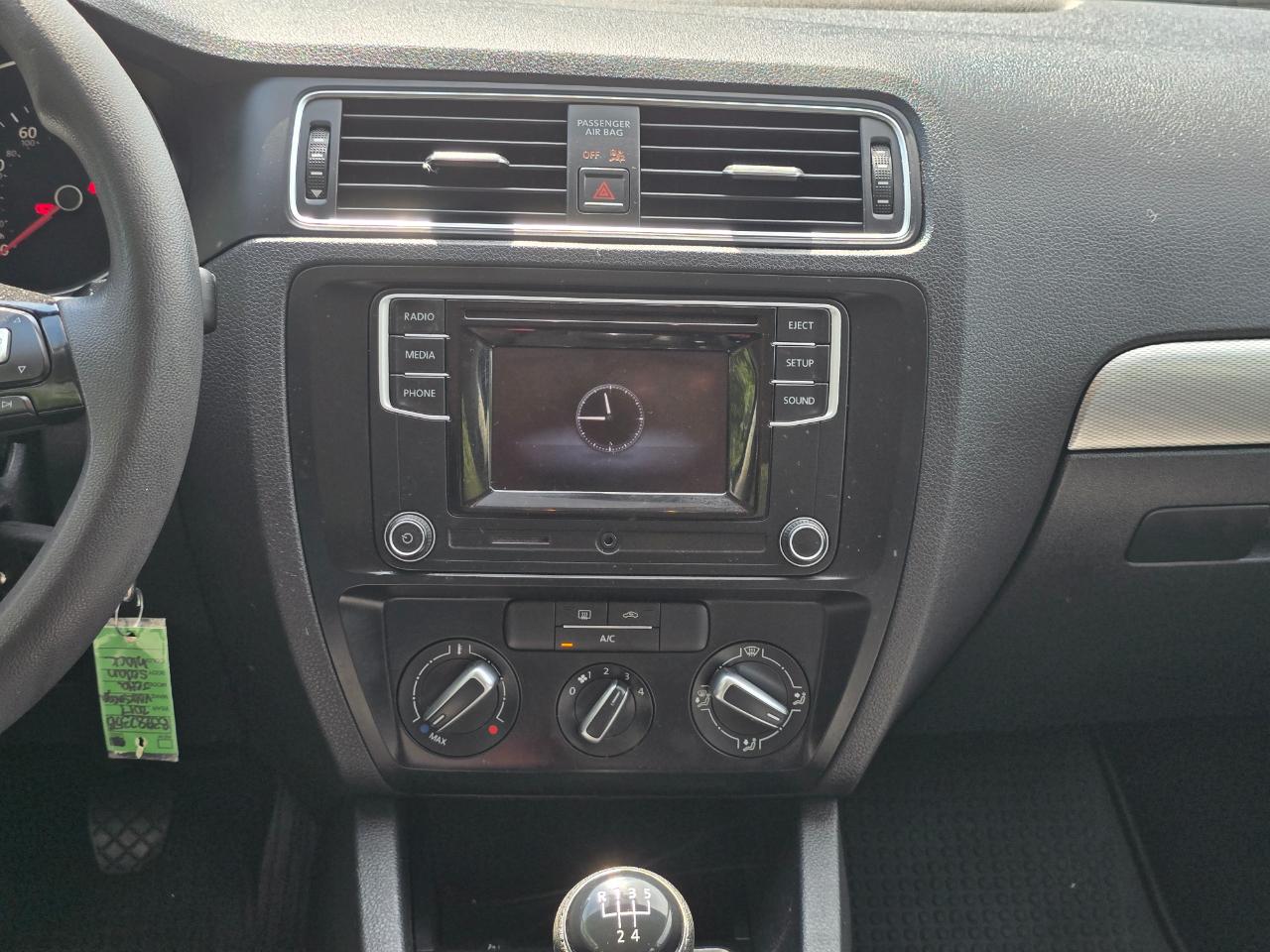 Volkswagen Jetta 1.4T S 6A 2017