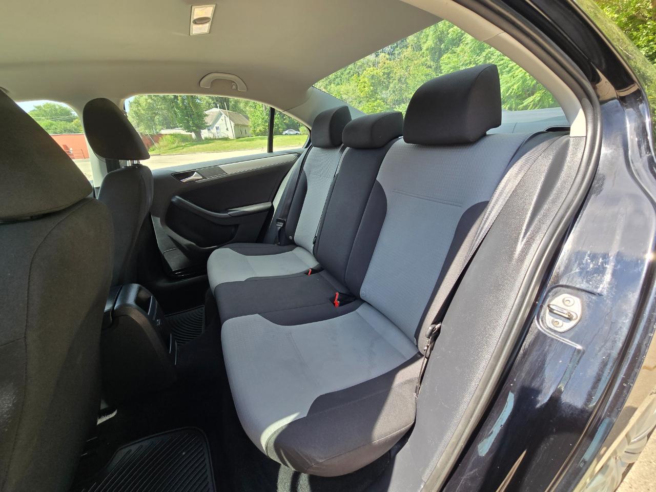 Volkswagen Jetta 1.4T S 6A 2017
