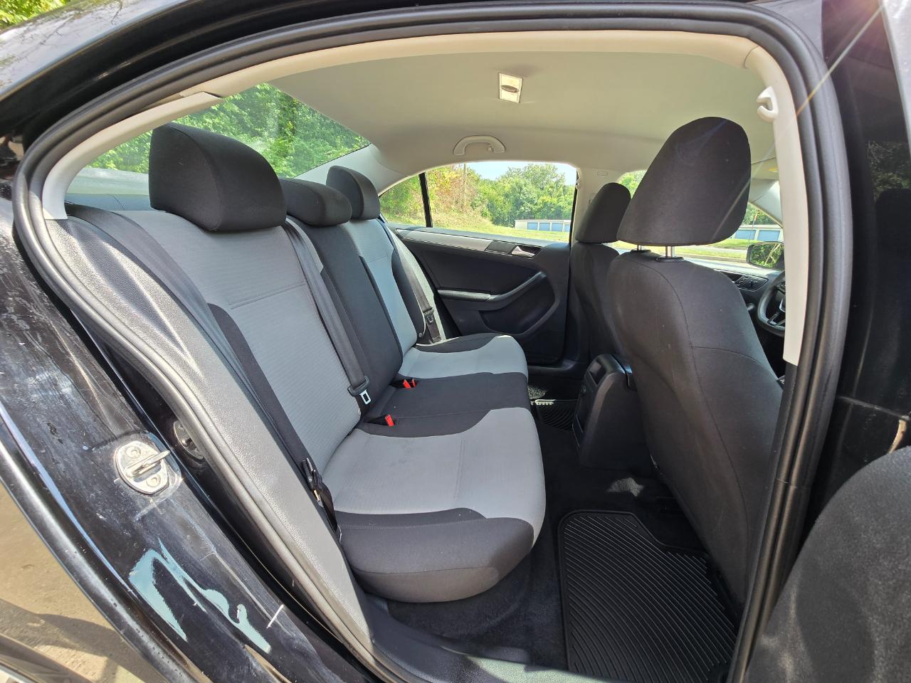 Volkswagen Jetta 1.4T S 6A 2017