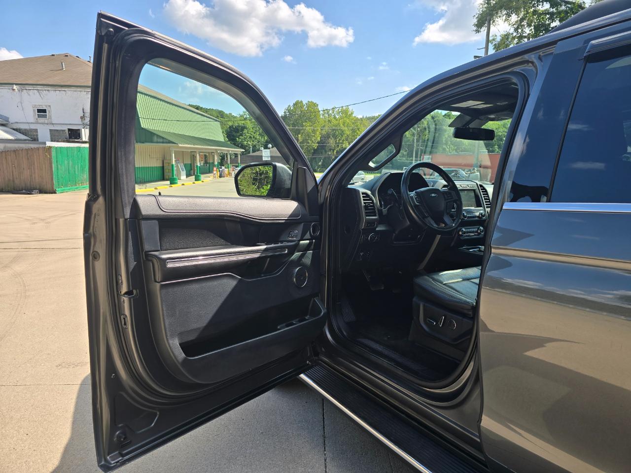 Ford Expedition XLT 4WD 2019