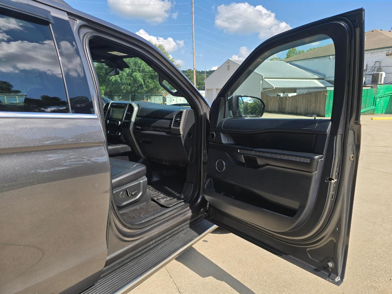 Ford Expedition XLT 4WD 2019
