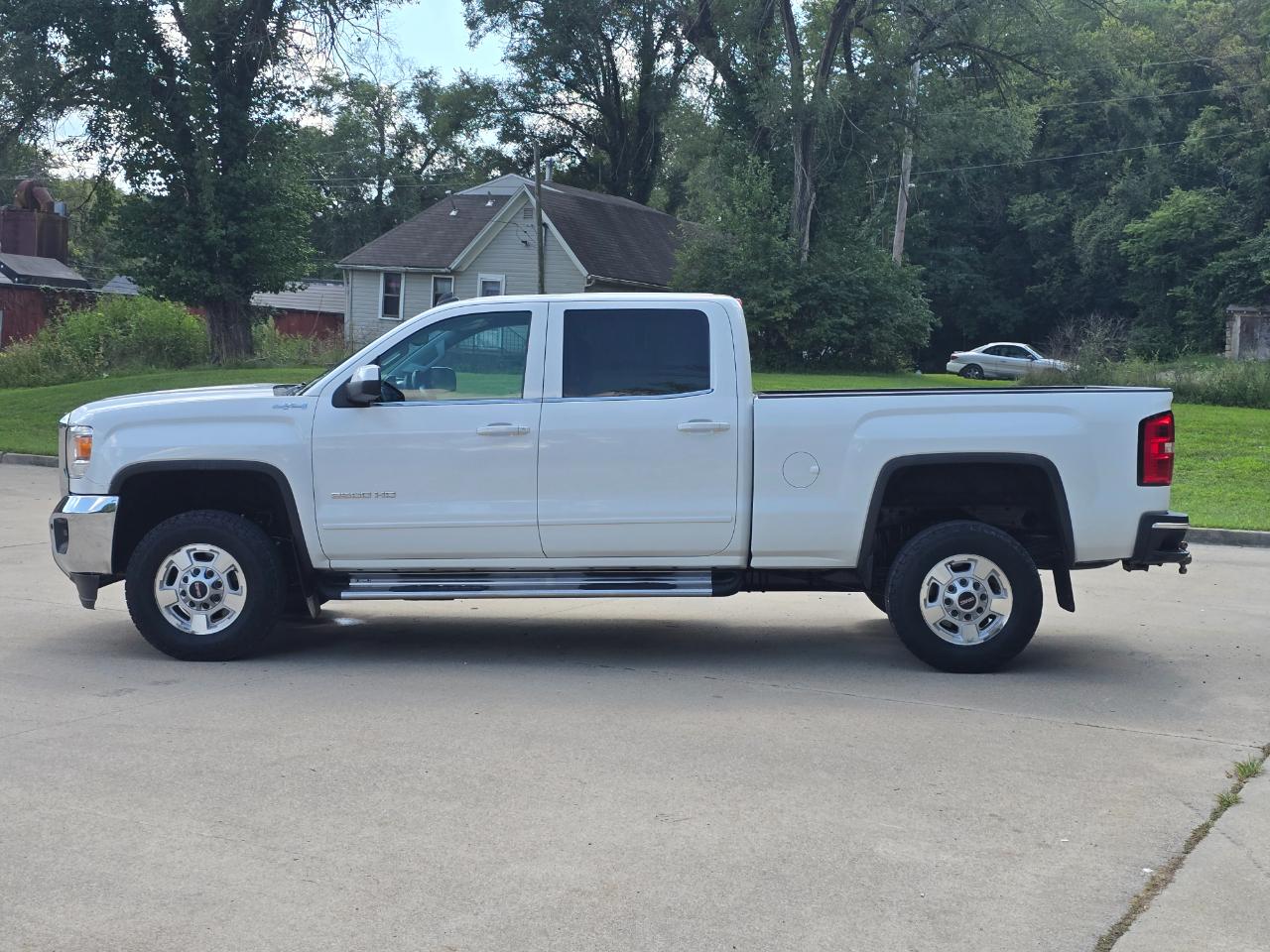 GMC Sierra 2500HD SLE Crew Cab 4WD 2015