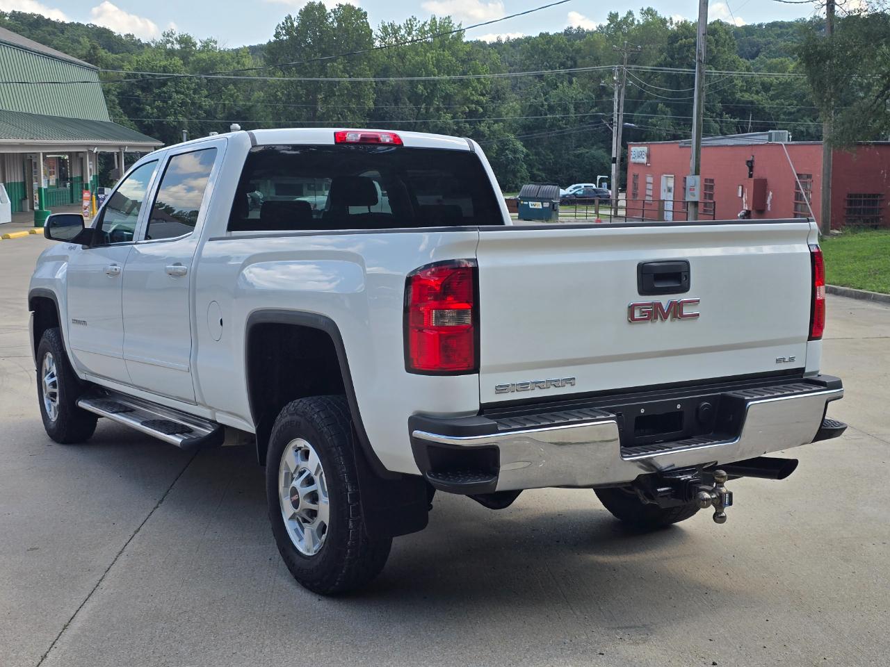 GMC Sierra 2500HD SLE Crew Cab 4WD 2015