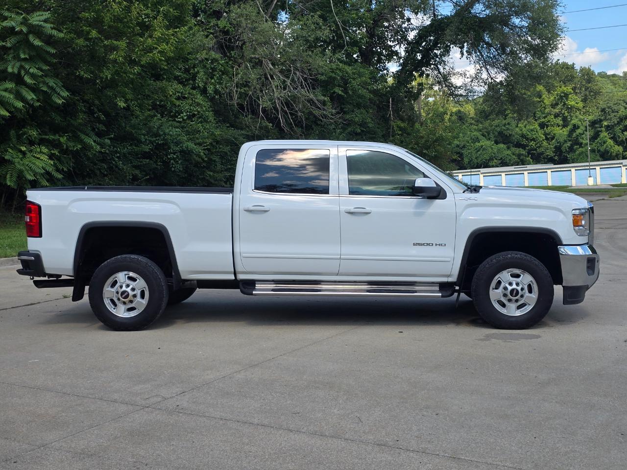 GMC Sierra 2500HD SLE Crew Cab 4WD 2015