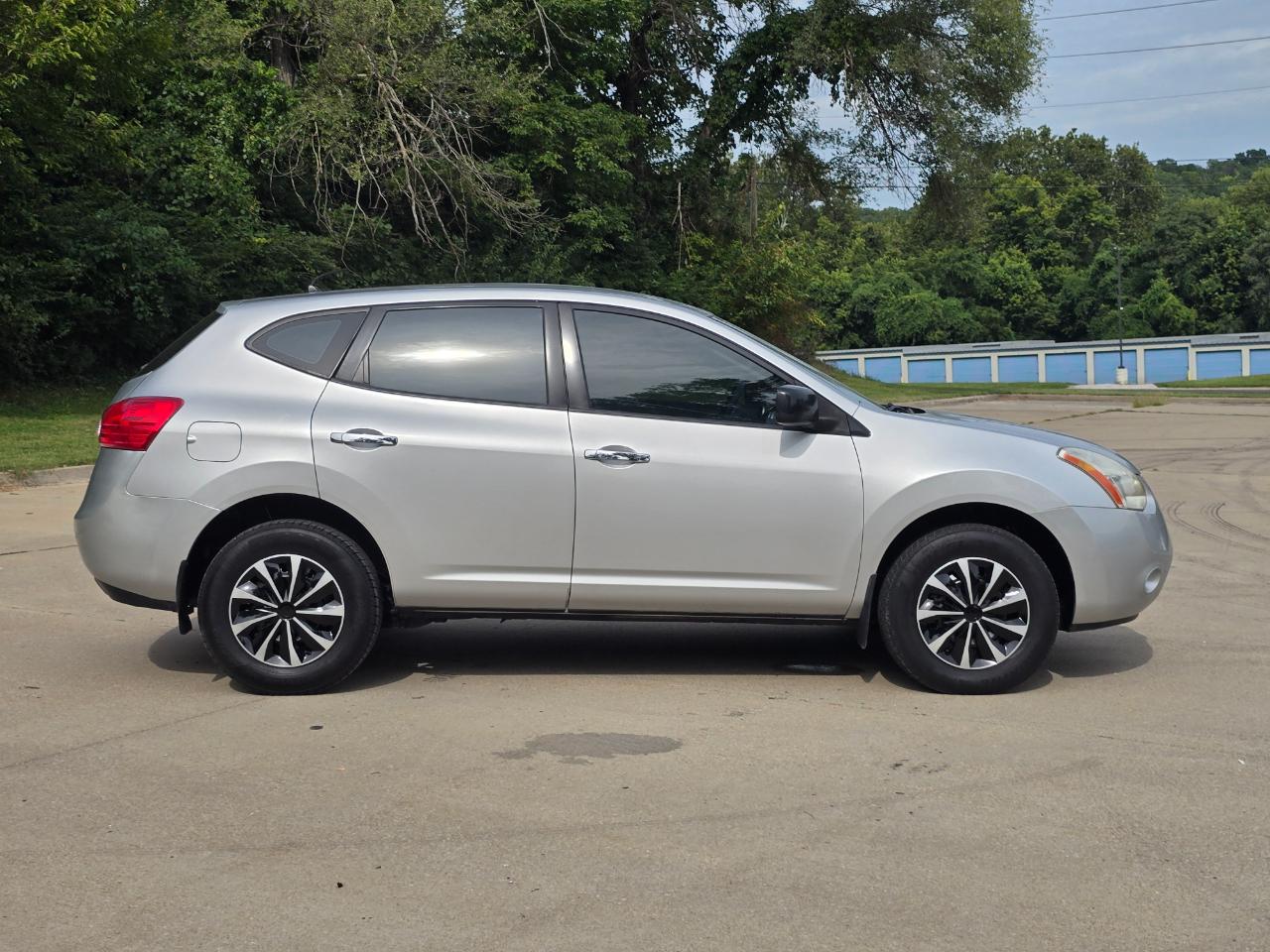 Nissan Rogue S 2WD 2010